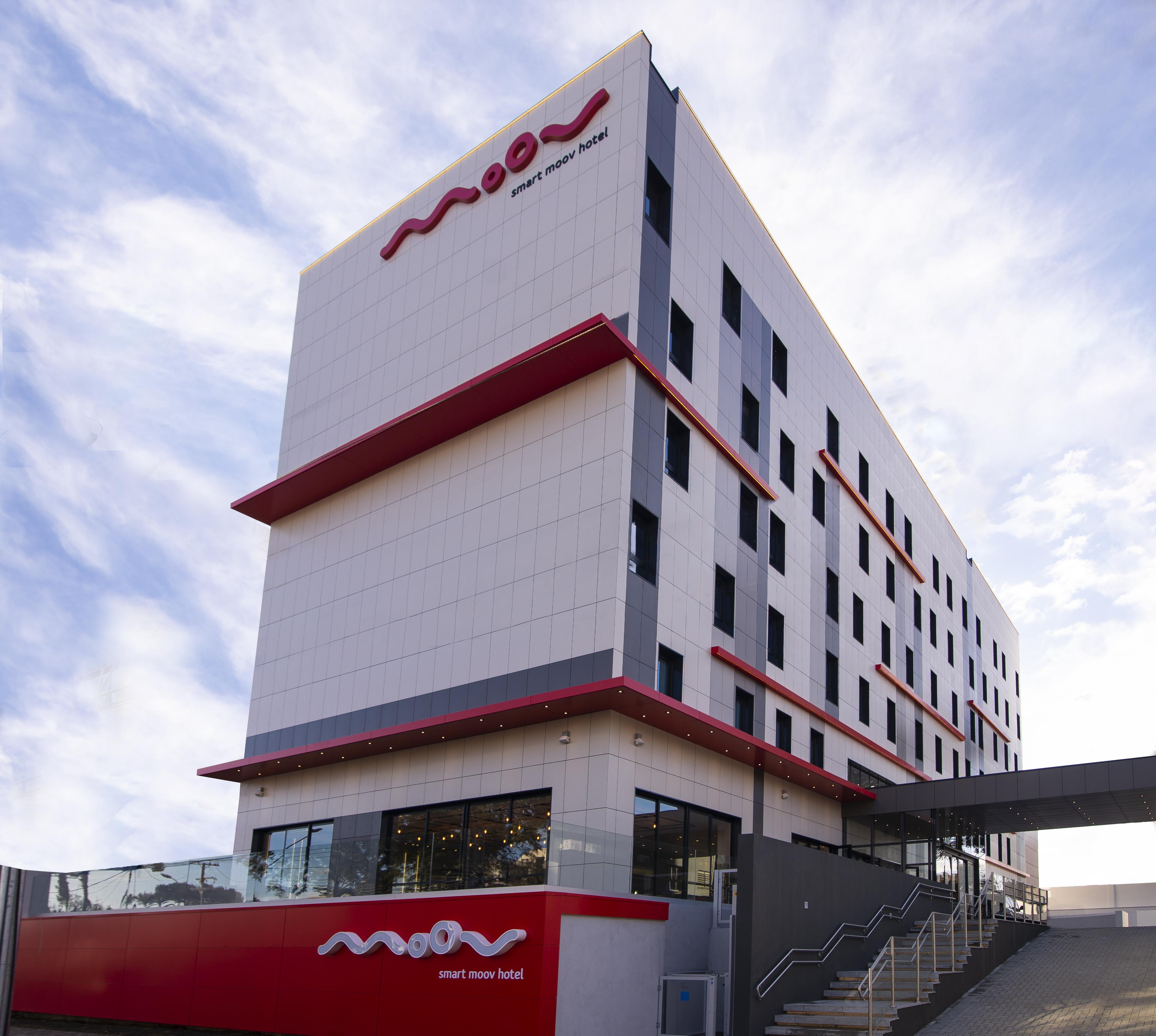 Hotel Moov Куритиба Екстериор снимка
